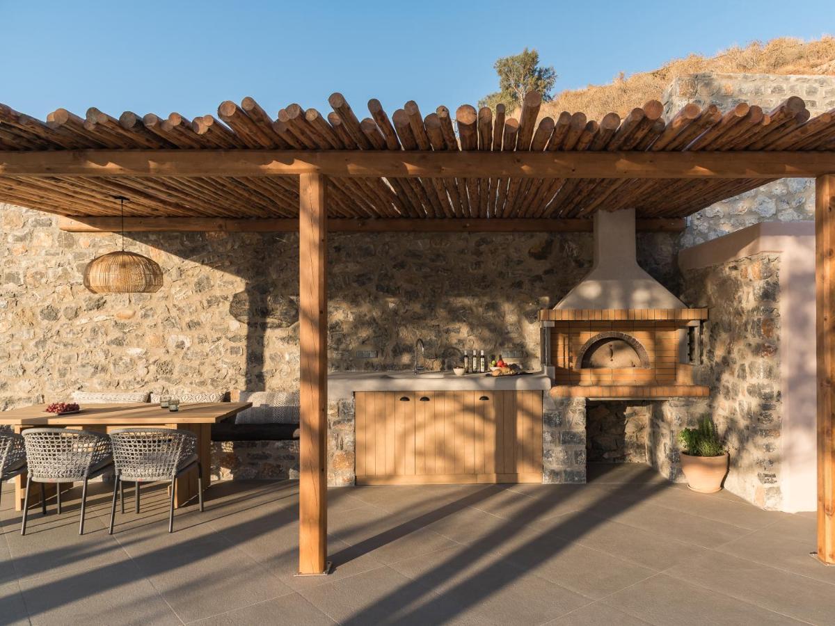 Isla Beach House, A Timeless Retreat, By Thinkvilla Damnoni Exterior photo