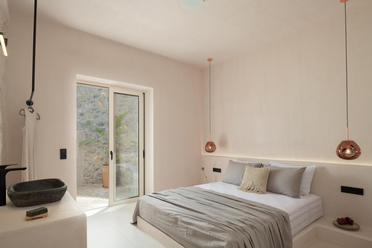 Isla Beach House, A Timeless Retreat, By Thinkvilla Damnoni Exterior photo