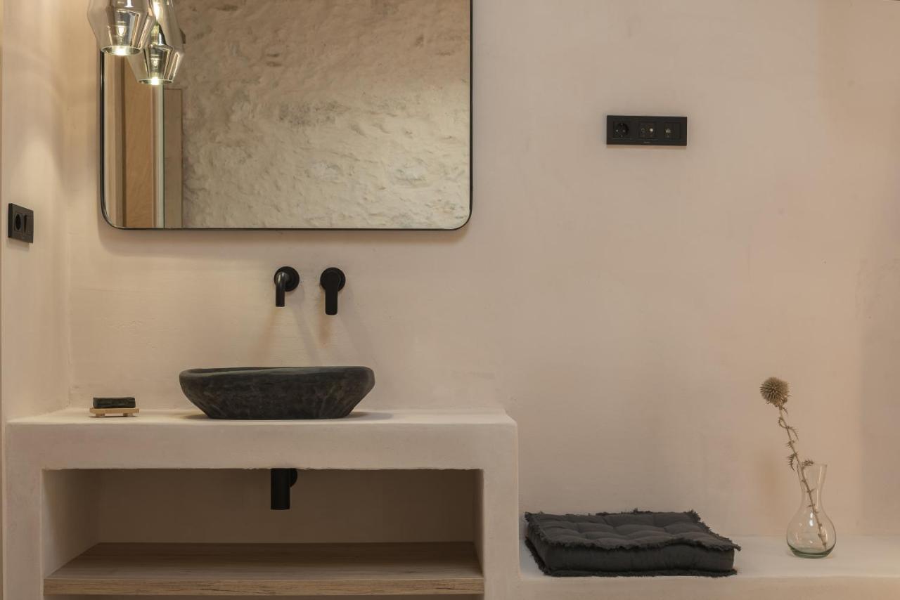 Isla Beach House, A Timeless Retreat, By Thinkvilla Damnoni Exterior photo