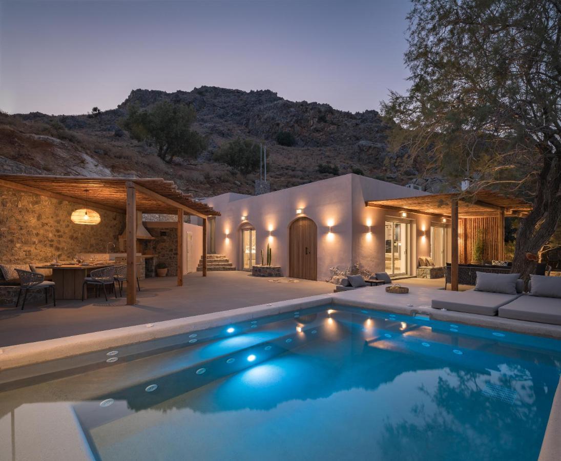 Isla Beach House, A Timeless Retreat, By Thinkvilla Damnoni Exterior photo